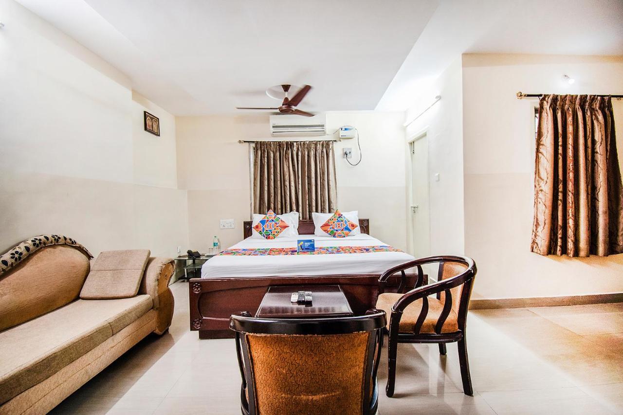 แฟ็บเอ็กซ์เพรส อาทิตยา ยาตรีนิวาส Hotel ตีรูปาติ ภายนอก รูปภาพ