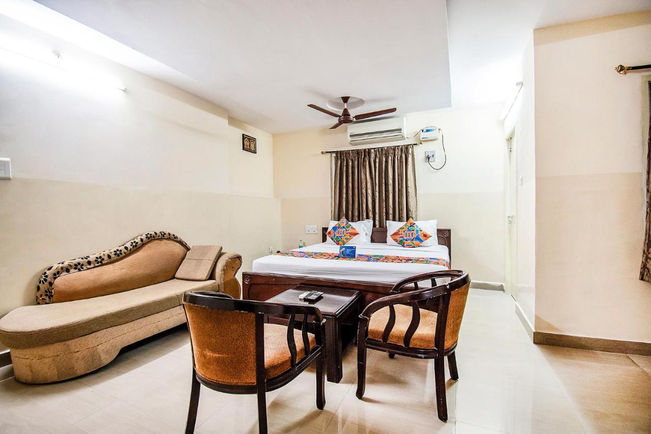 แฟ็บเอ็กซ์เพรส อาทิตยา ยาตรีนิวาส Hotel ตีรูปาติ ภายนอก รูปภาพ