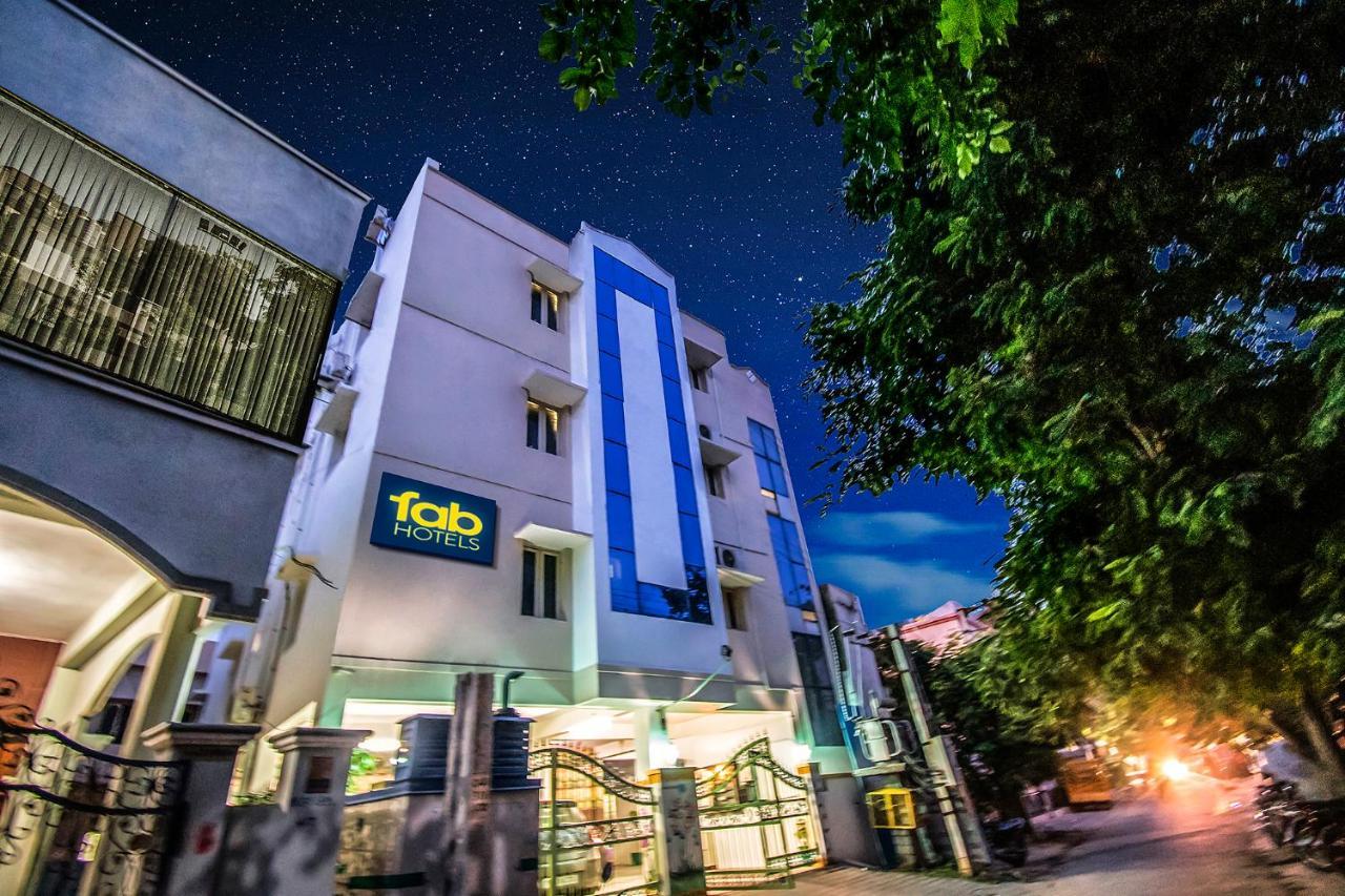 แฟ็บเอ็กซ์เพรส อาทิตยา ยาตรีนิวาส Hotel ตีรูปาติ ภายนอก รูปภาพ